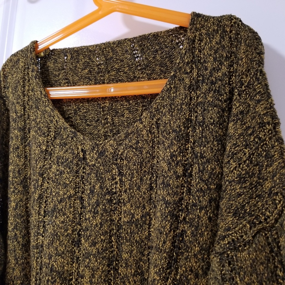 Sweater - Picture 3 of 4